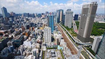 belo edifício de arquitetura na cidade de Tóquio no Japão video