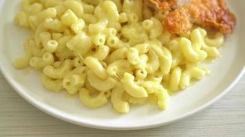 Homemade Mac and cheese with fried chicken video