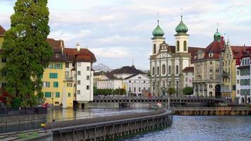 cidade de lucern com lago na suíça video