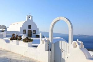 Hermosa vista de Oia en la isla de Santorini, Grecia foto