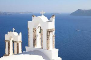 Hermosa vista de Oia en la isla de Santorini, Grecia foto