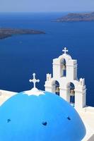 Hermosa vista de Oia en la isla de Santorini, Grecia foto