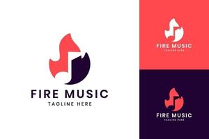 diseño de logotipo de espacio negativo de música de fuego vector