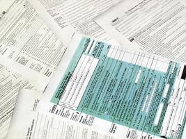Gama de varios formularios de impuestos de EE. UU. en blanco foto