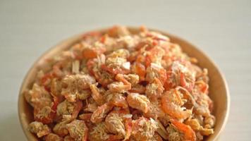 dried shrimps or dried salt prawn video