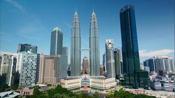 Petronas Twin Tower in de stad in Maleisië video