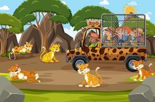 Escena de safari con niños en coche turístico viendo grupo leopardo vector