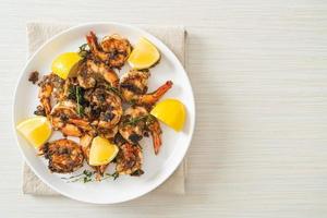 Jerk shrimps or grilled shrimps in Jamaica style photo