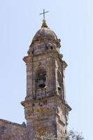 Iglesia en Cambados, un típico pueblo gallego, España foto