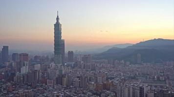 edificios de la ciudad de taipei en taiwán video