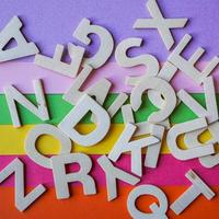 Fondo de letras de madera multicolor