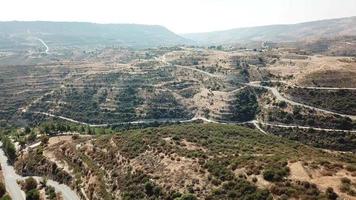 vista aerea del paesaggio delle montagne di cipro. video