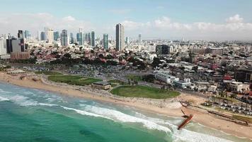 luchtfoto van tel aviv en zee, tel-aviv, israël. video