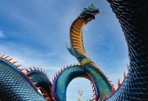 rey naga en wat roi phra phutthabat phu manorom, mukdahan, tailandia foto