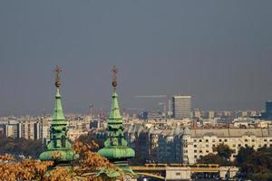 Los tejados de la iglesia de Saint Istvan del casco histórico de Budapest, Hungría