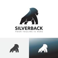 espalda plateada fuerte gorila mono grande logotipo de la mascota de la jungla vector