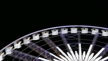 amusement de grande roue dans le parc video