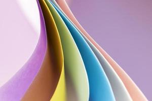 capas curvas de papeles de colores