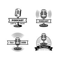 Ilustración de vinilo y micrófono retro. Podcast o logotipo vocal de cantante.