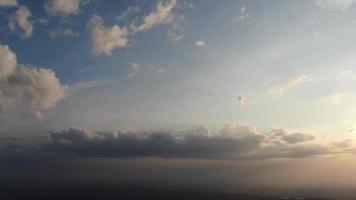 vista aérea, cielo azul, con, las nubes, siberia, rusia video