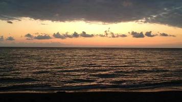 coucher de soleil sous la mer video