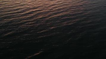 coucher de soleil sous la mer video