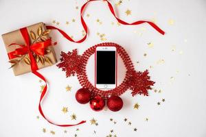 On the Christmas, red scenery is a smartphone photo