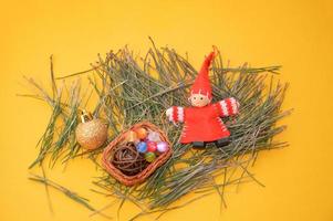 composición de juguetes de navidad y año nuevo foto