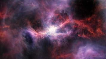 vuelo espacial a un campo de estrellas y una hermosa nebulosa de nubes
