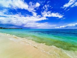 Tropical Beach 88 Punta Esmeralda en Playa del Carmen, México foto