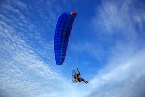 Para Motor is flying in the beautiful sky