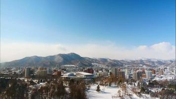 hermosa ciudad de sapporo y la naturaleza en hokkaido, japón video