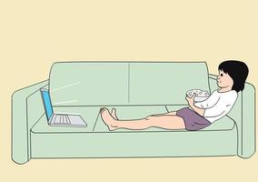 una niña viendo una película desde una computadora portátil en el sofá mientras come palomitas de maíz. ilustraciones de diseño de vectores de estilo dibujado a mano.