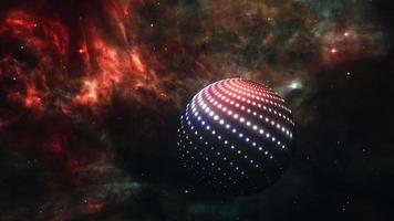 Galaxie, die mit digitalem Planeten im Weltraum mit Glühnebelwolke reist. video