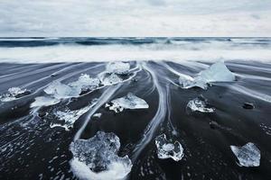 Islandia, laguna jokulsarlon, hermoso paisaje frío imagen de la bahía de la laguna glaciar islandés