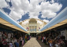 phnom penh, camboya, 2021 - mercado central con exterior art deco foto