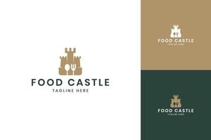 diseño de logotipo de espacio negativo de castillo de comida vector