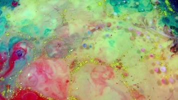 peintures liquides de couleur se déplaçant et se mélangeant video