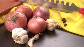 Fresh red onions photo