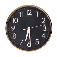 seis y media en una esfera de reloj foto