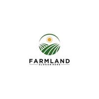 logotipo de la granja con ilustración de campo de arroz vector