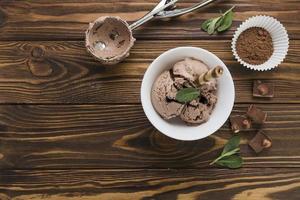 apetitoso helado de chocolate