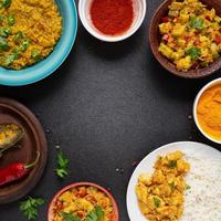 marco de comida circular india foto