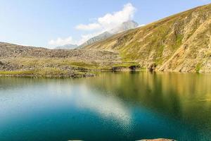 hermoso lago lulusar foto