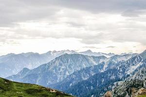 batcondi kumrat valley hermoso paisaje vista de las montañas foto