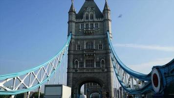 Timelapse Tower Bridge en la ciudad de Londres, Inglaterra, Reino Unido. video