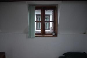 ventana minimalista en la habitación foto