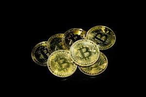 criptomoneda bitcoin dorada foto