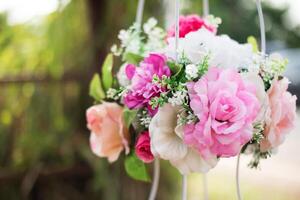 flores decoradas para el fondo de la boda foto