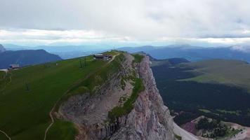 sorvolando i monti della seceda video